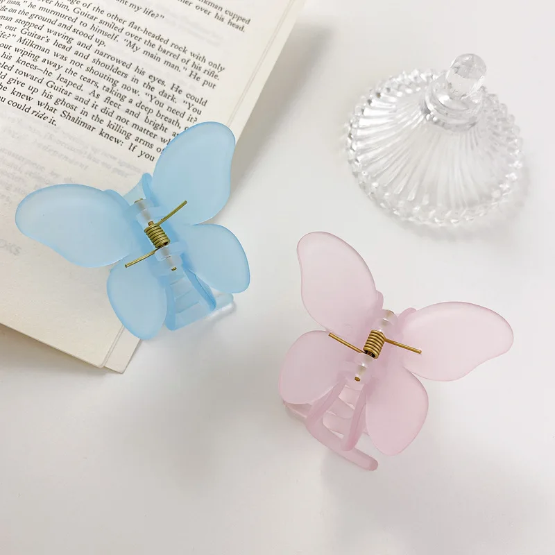 Yucat Wholesale Korean Fashion Women 6.5cm Butterfly Frosted Hair Clips Accessories Resin Hair Claw For Long Hair
