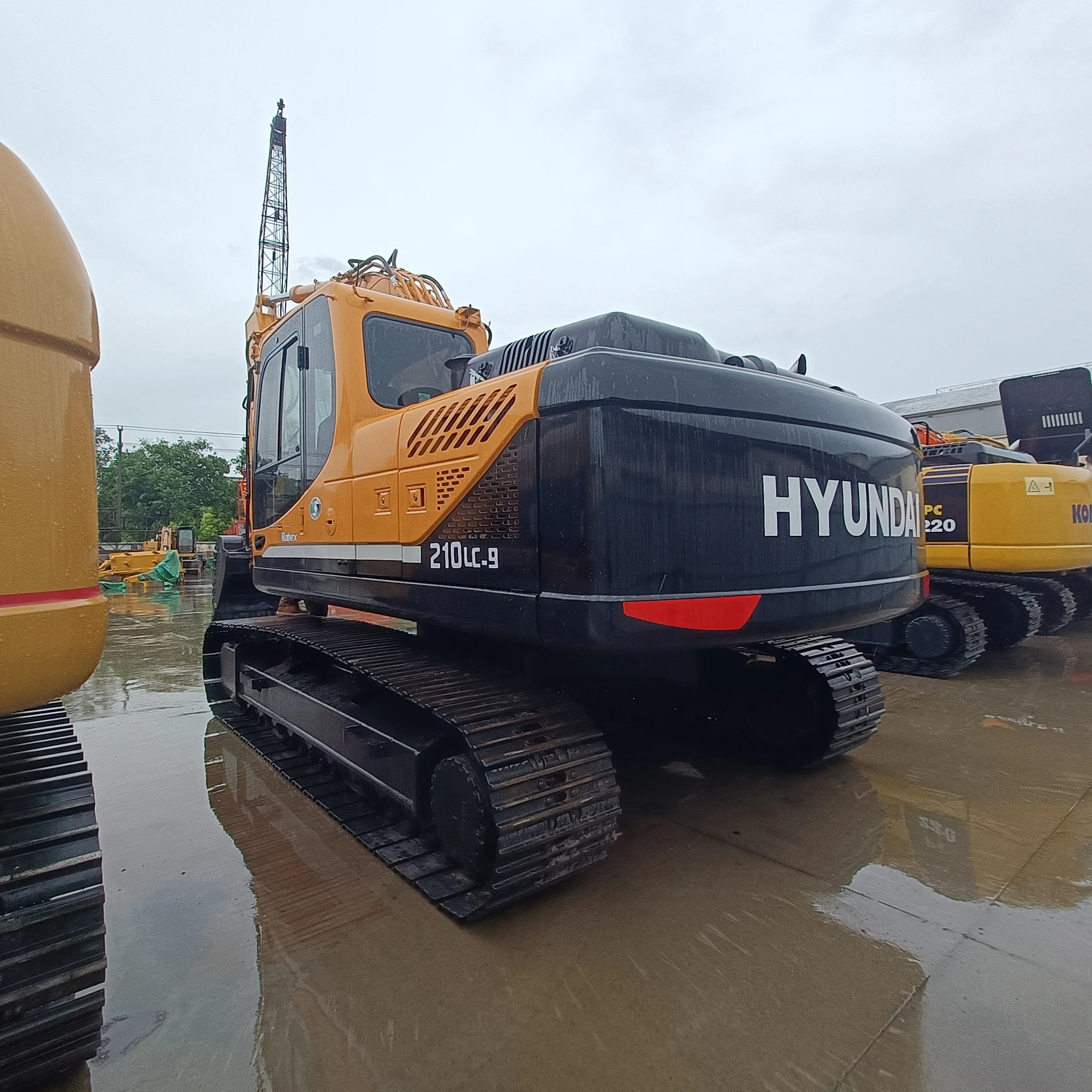 Leading factory second-hand Hyundai 210LC-9 Crawler Hydraulic Excavator earth-moving equipment stable performance