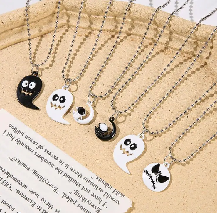 2021 New Personalized Alloy Couple Magnetic Halloween Necklace Pendants for Couples