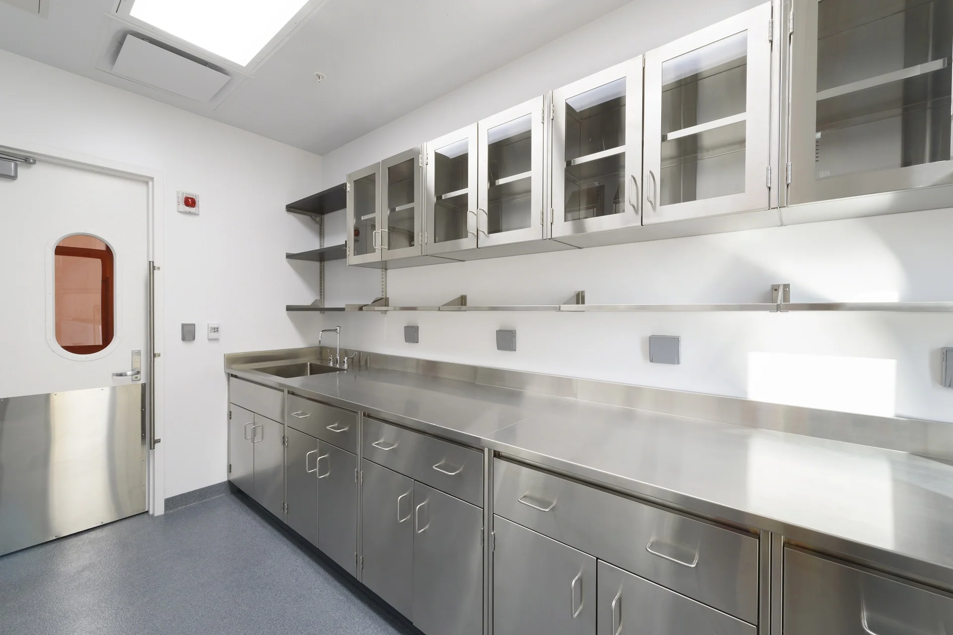 Stainless Steel Laboratory Table Chemical Resistant Work Bench Clean Room Laboratory Furniture