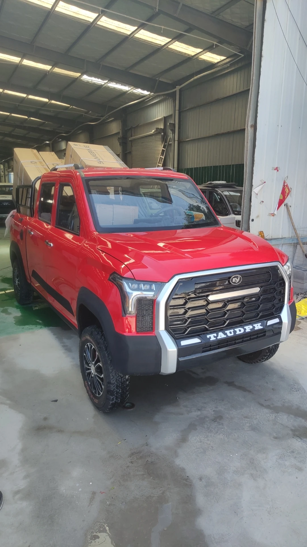 Electric car New Electric pickup Car electric truck 4x4 Electric Utility Vehicle with Cargo Box pickup truck