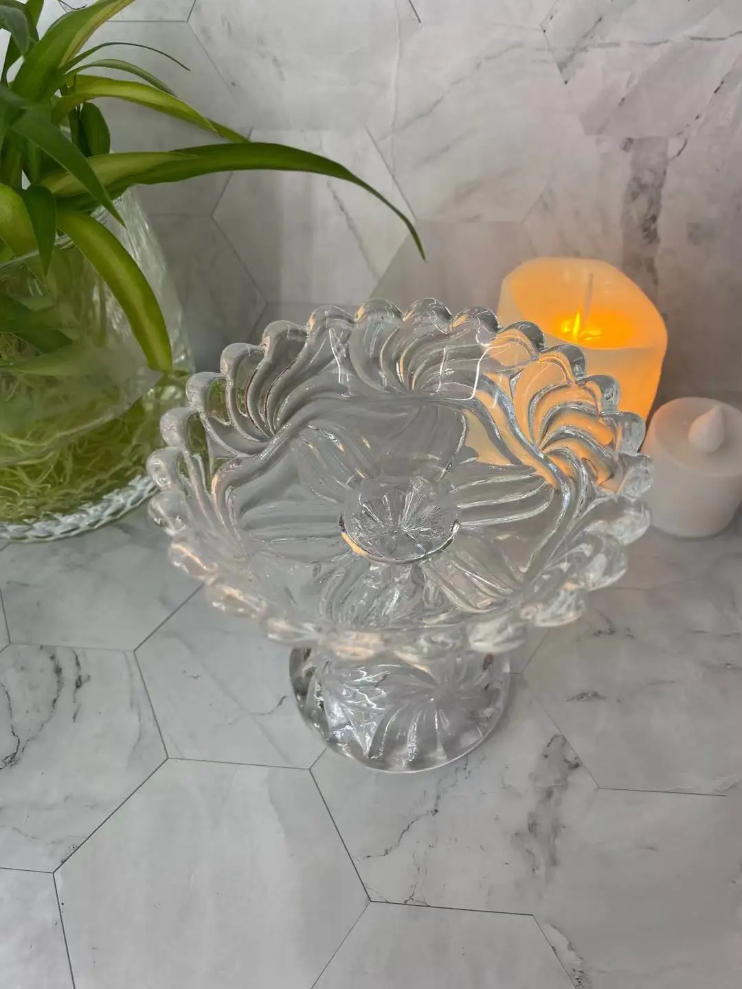 
Wholesale new glass embossing small candy plate snacks plate for kitchen and restaurant 