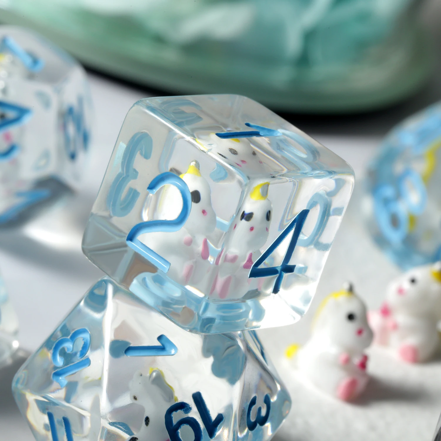 Бесплатный образец 7 шт. DND изготовленные по индивидуальному заказу RPG игровые кости из смолы для животного D & подземелий и драконов единорога