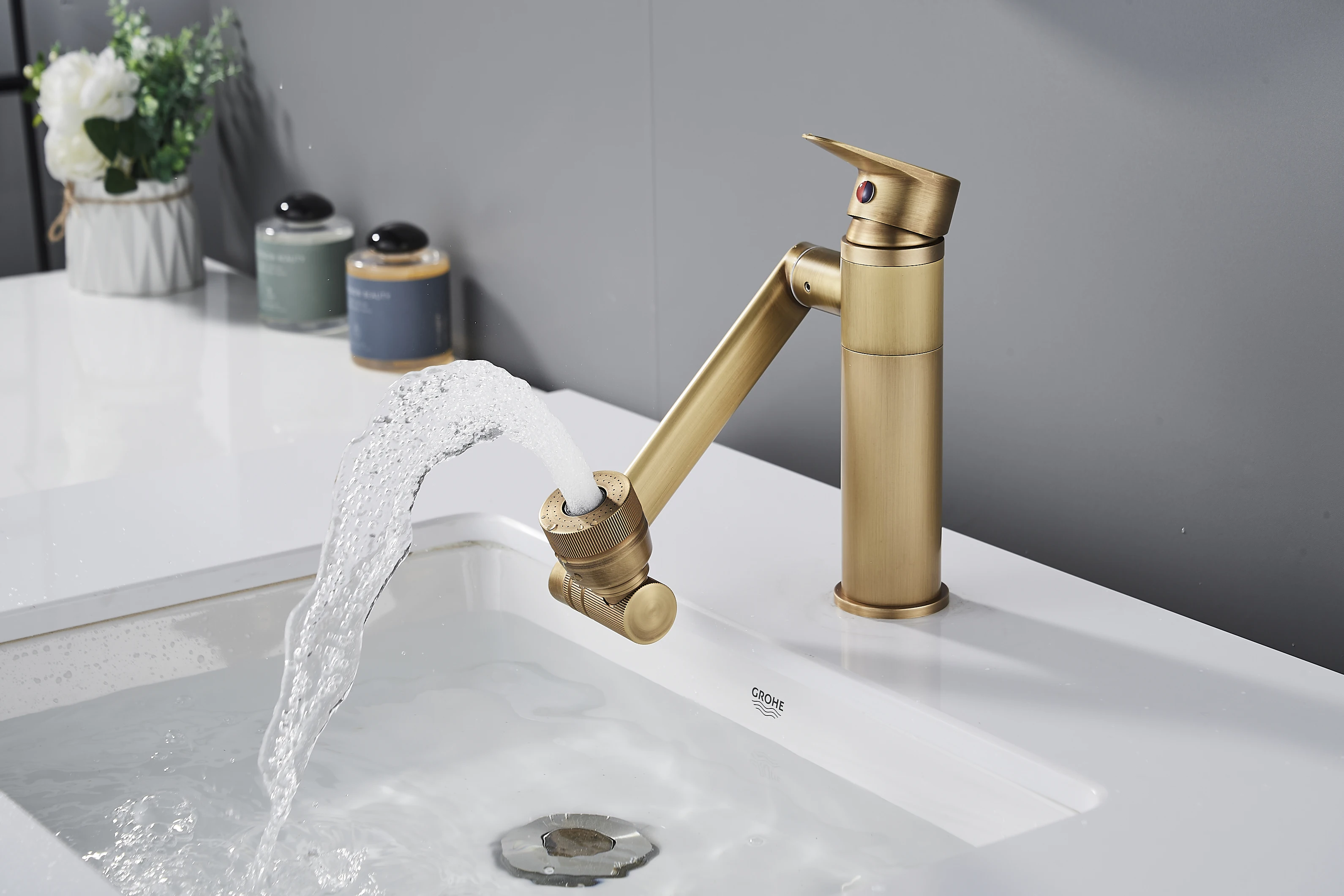 2024 New High Quality Basin Faucets Brass Bathroom Sink Faucet 360° Rotation Water Tap Modern Hot and Cold Water Mixer Taps