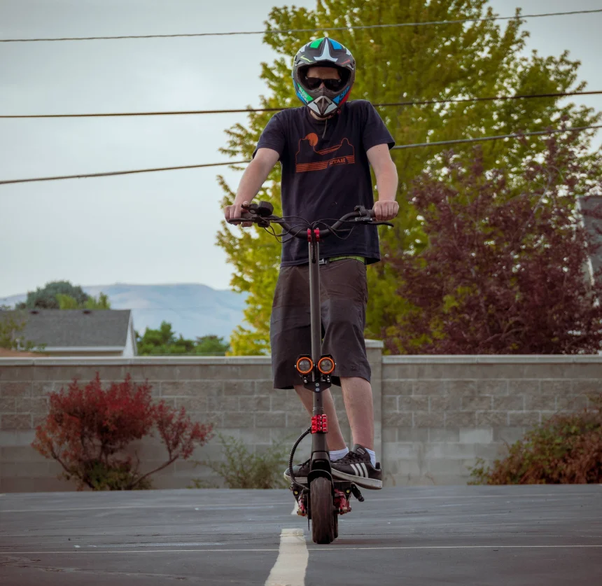 Wholesale Powerful 2000w 10inch dual hydraulic oil brake Folding Adult E Scooter Electric Scooter 52V 26Ah battery long range