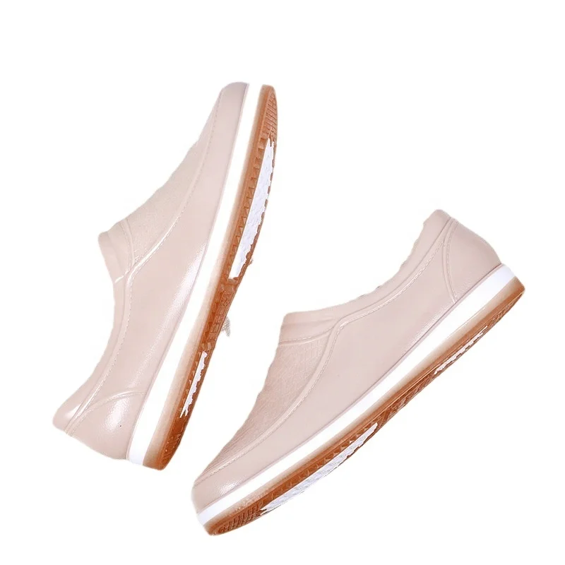 Fashionable and trendy adult cow tendon sole seasonal low cut work and low tube anti slip sole seasonal low cut work water shoes