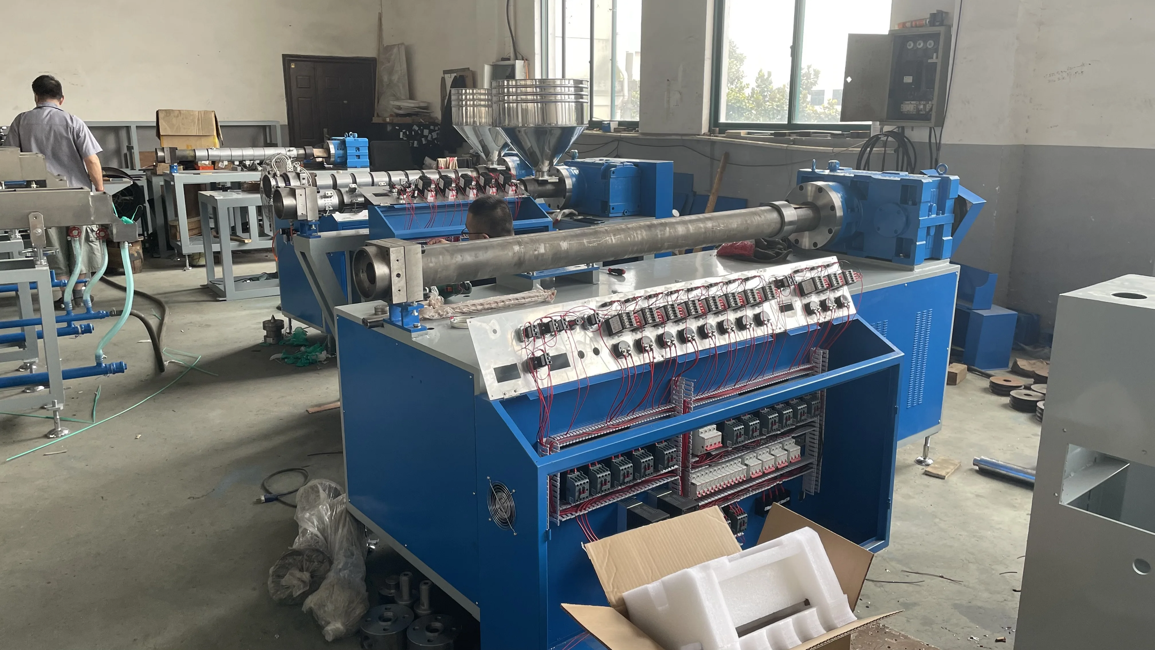 Машина для производства пластиковых питьевых трубок PP PE PLA