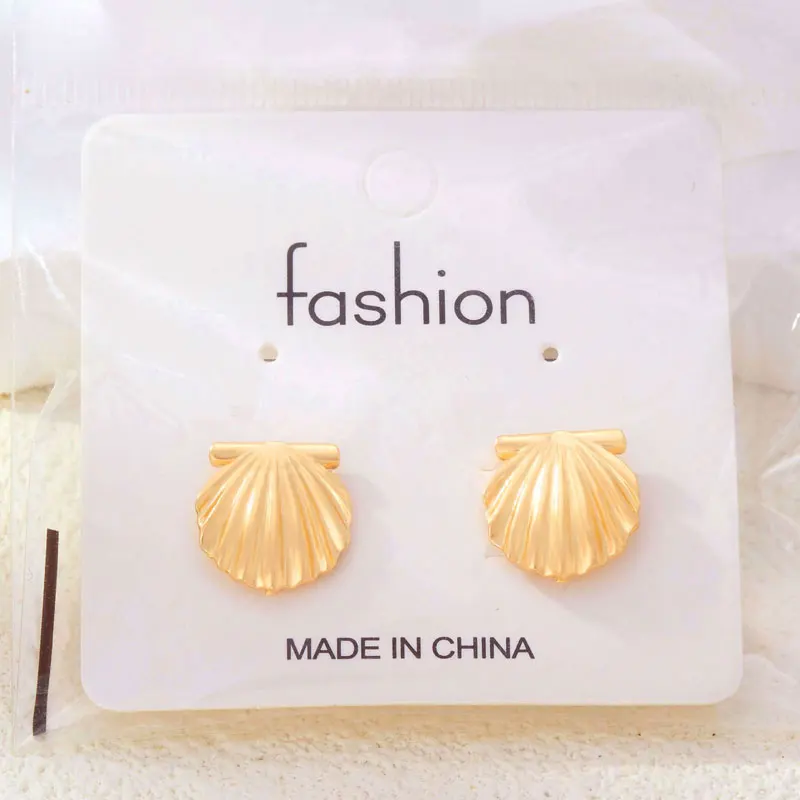 CDD French Vintage Metal Shell Shape Texture Geometric Stud Earrings for Women Girls Party Travel Ear Decoration