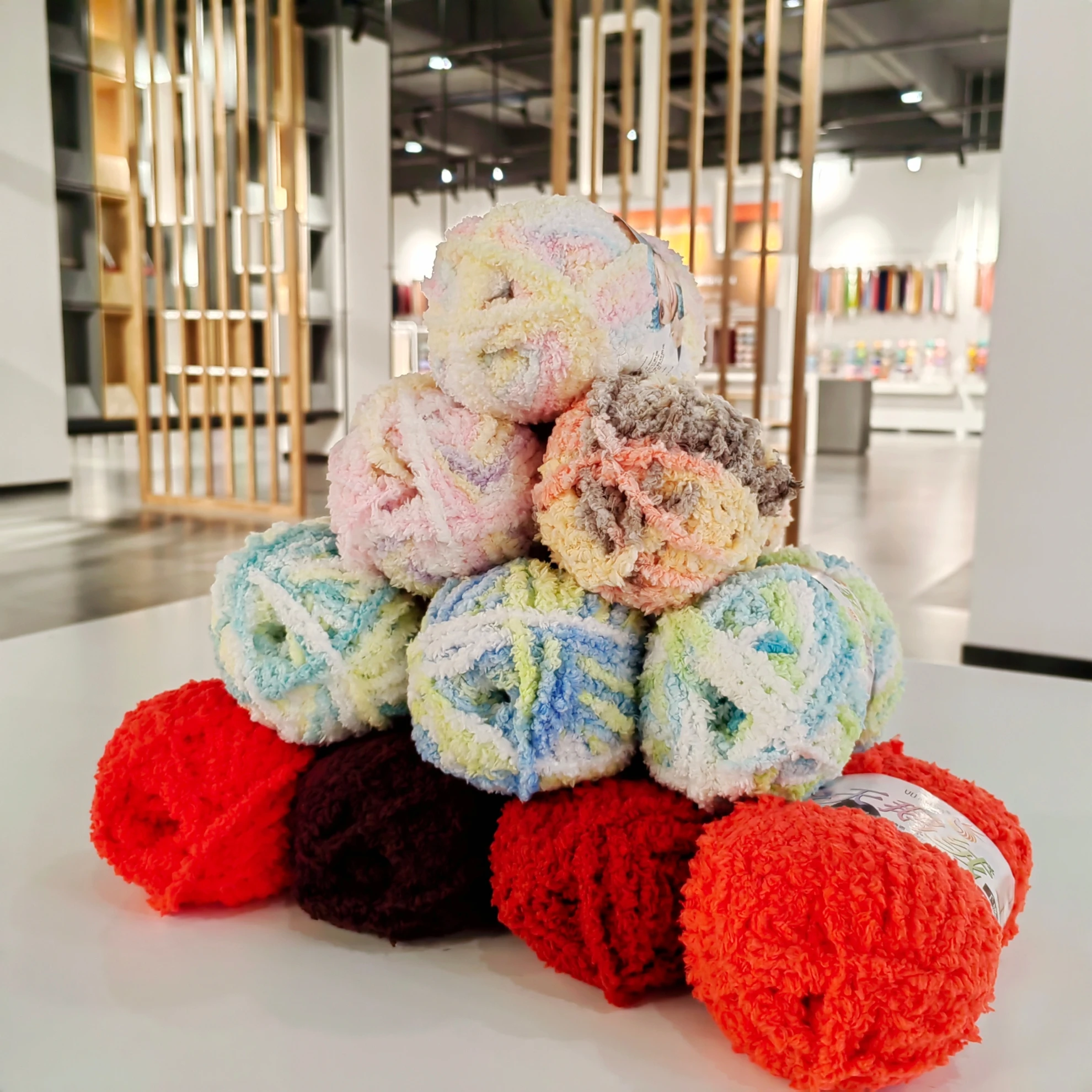 China Cheap 100% Polyester Turkey Yarn For Hand Knitting Ball Super Chunky Yarn Hand Knitting