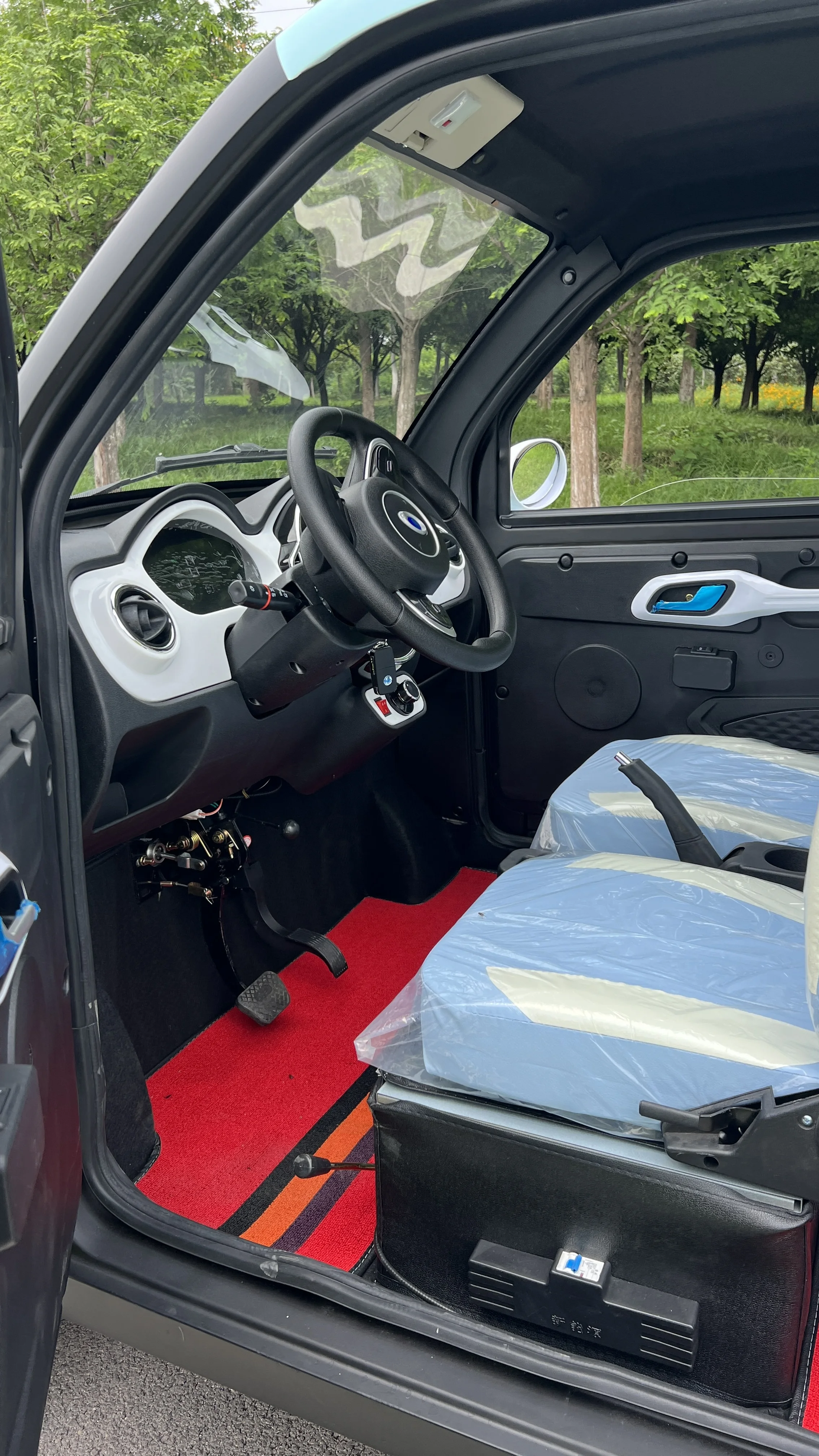 2024 electric low speed vehicle, 4 seats 2 doors electric vehicle, max speed 45km per hour electric 4 wheel vehicle