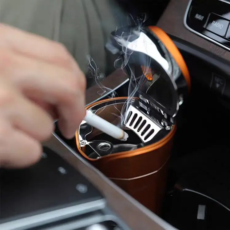 Wholesale Cigarette Smokeless Cendrier de voiture USB charger Metal Cigar LED Light Stainless Smart Car Ashtray