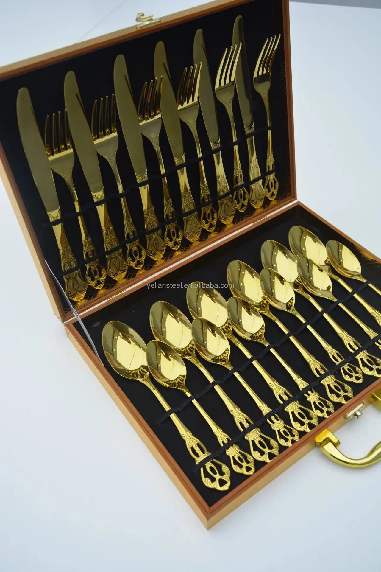 Baroque style stainless steel 24-piece retro tableware set Western dinner knife, fork and spoon set washable tableware