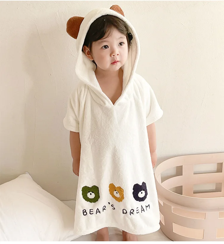 Зимний детский халат из кораллового флиса с капюшоном