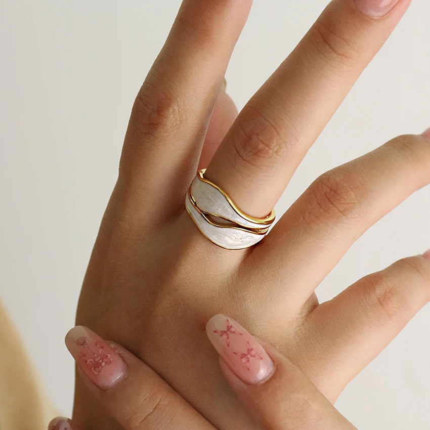 Vintage Elegant Geometric Enameled Ring High End Temperament Irregular Ring Girls Ring White Pink Color Fine Jewelry For Women