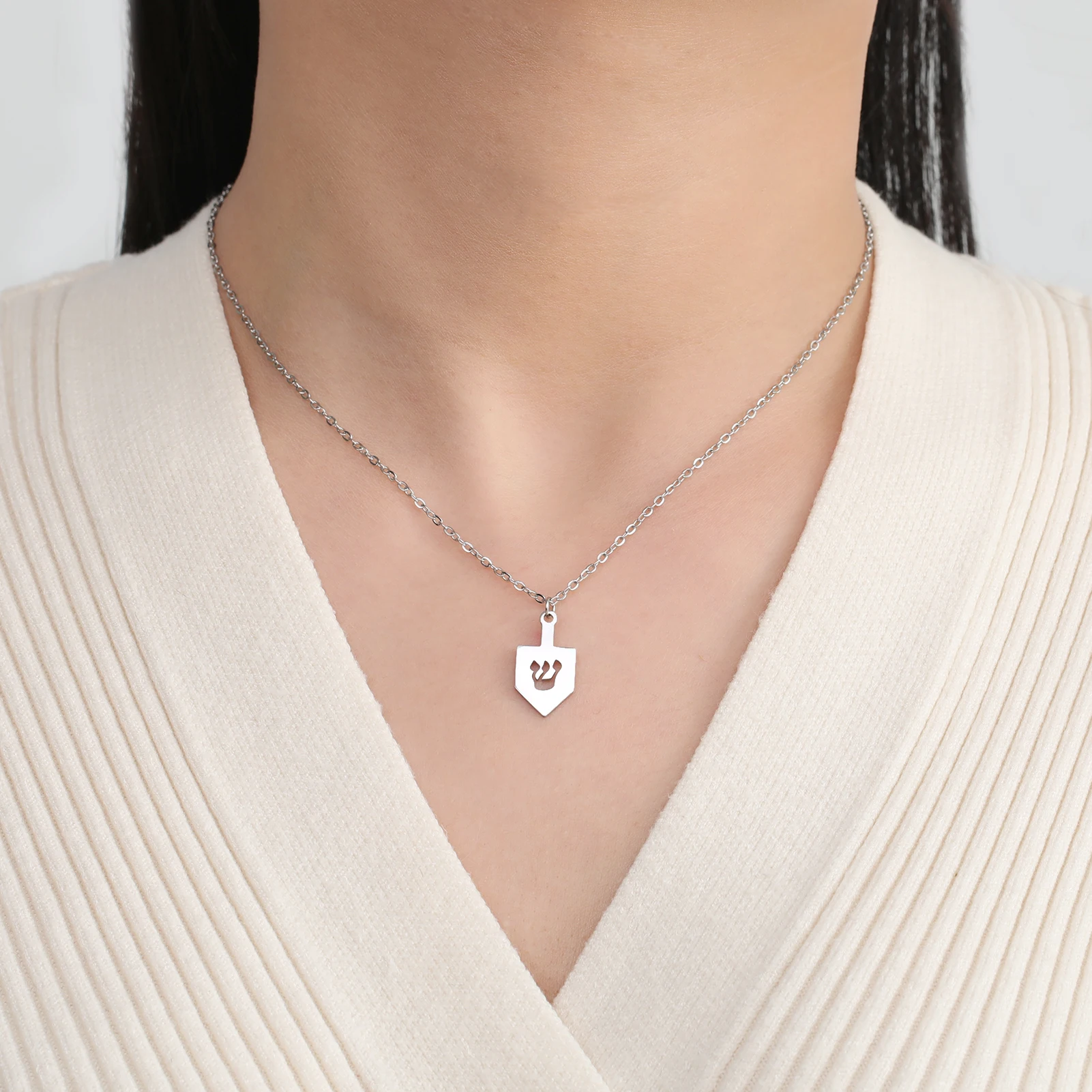 Jewish Dreidel Necklace Hei Nun Shin Judaica Symbol Charm Women Necklace Stainless Steel Jewelry Hannukah Gift