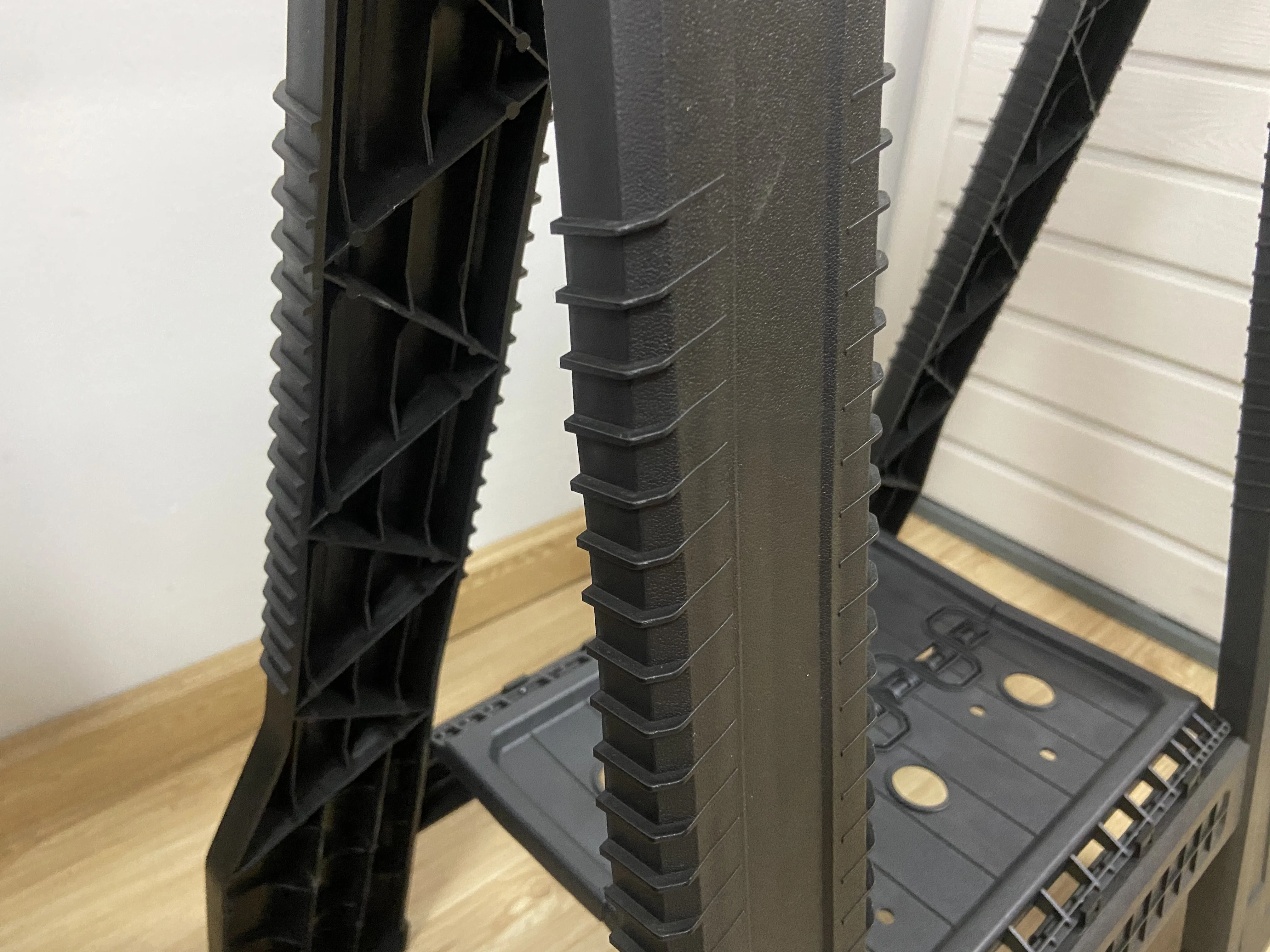 plastic folding saw horses log cutting stand saw horses