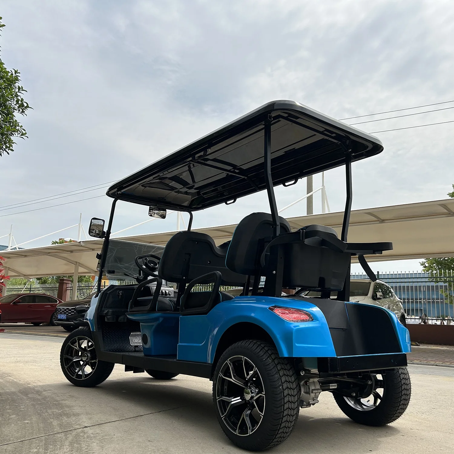 4 Wheel Unique Design 6 Person Road Legal Small Electric Golf Cart Manufacture Fast Type