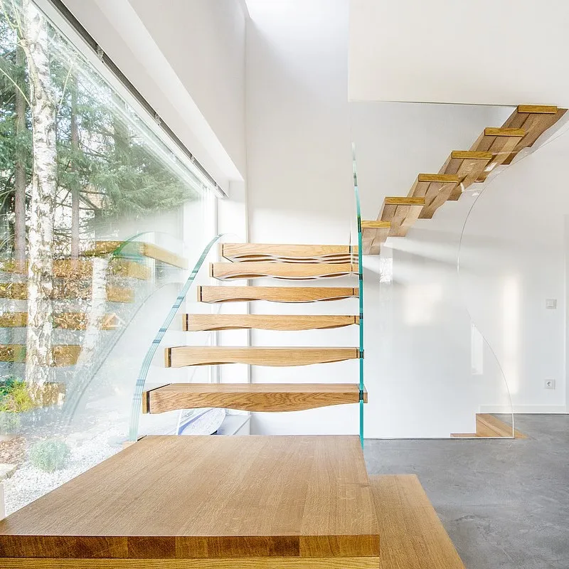 Staircase for Wooden Treads And 12mm tempered  Glass Railing of  Stringer  Stair