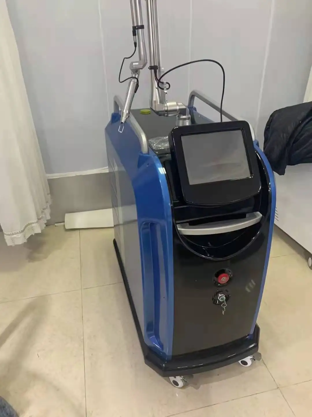 Picosecond 1064 nm 755nm 532nm Pico q switched Nd Yag Laser Pico Laser Tattoo Removal machine price