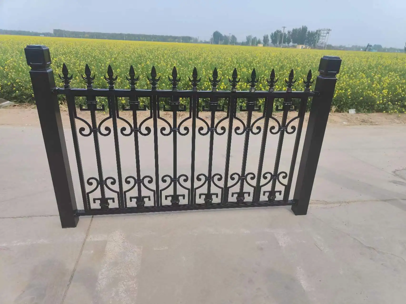 Galvanized steel fence wrought iron steel fence bent top fence