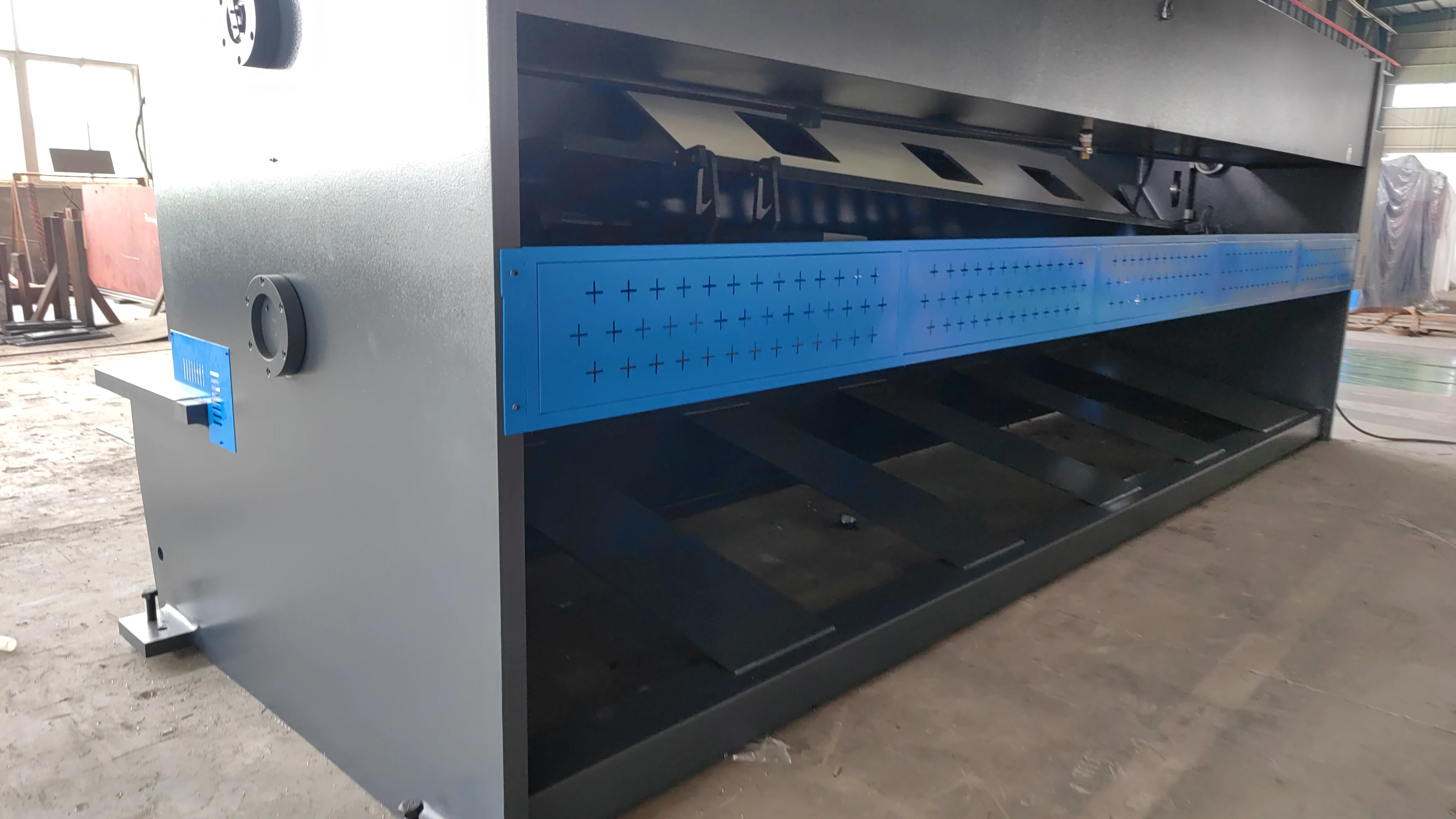 CNC hydraulic guillotine shearing machine sheet metal cutting machine 8*3200