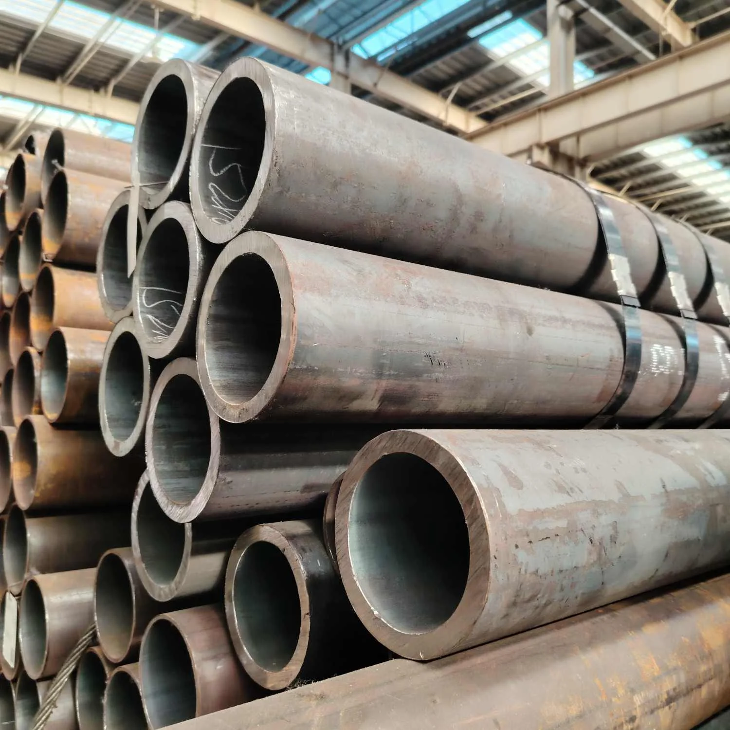 Hot Rolled Seamless Steel Pipe ST37 ST44 ST52 STKM13A 42CRMO4 40CR 20CR 35CRMO For Building Materials Carbon Steel Tube