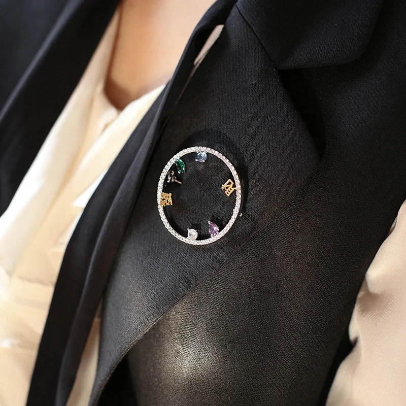 
Wholesale Round Brooch Brooch FA CAI Chinese Designer Brooches Famous Brands 