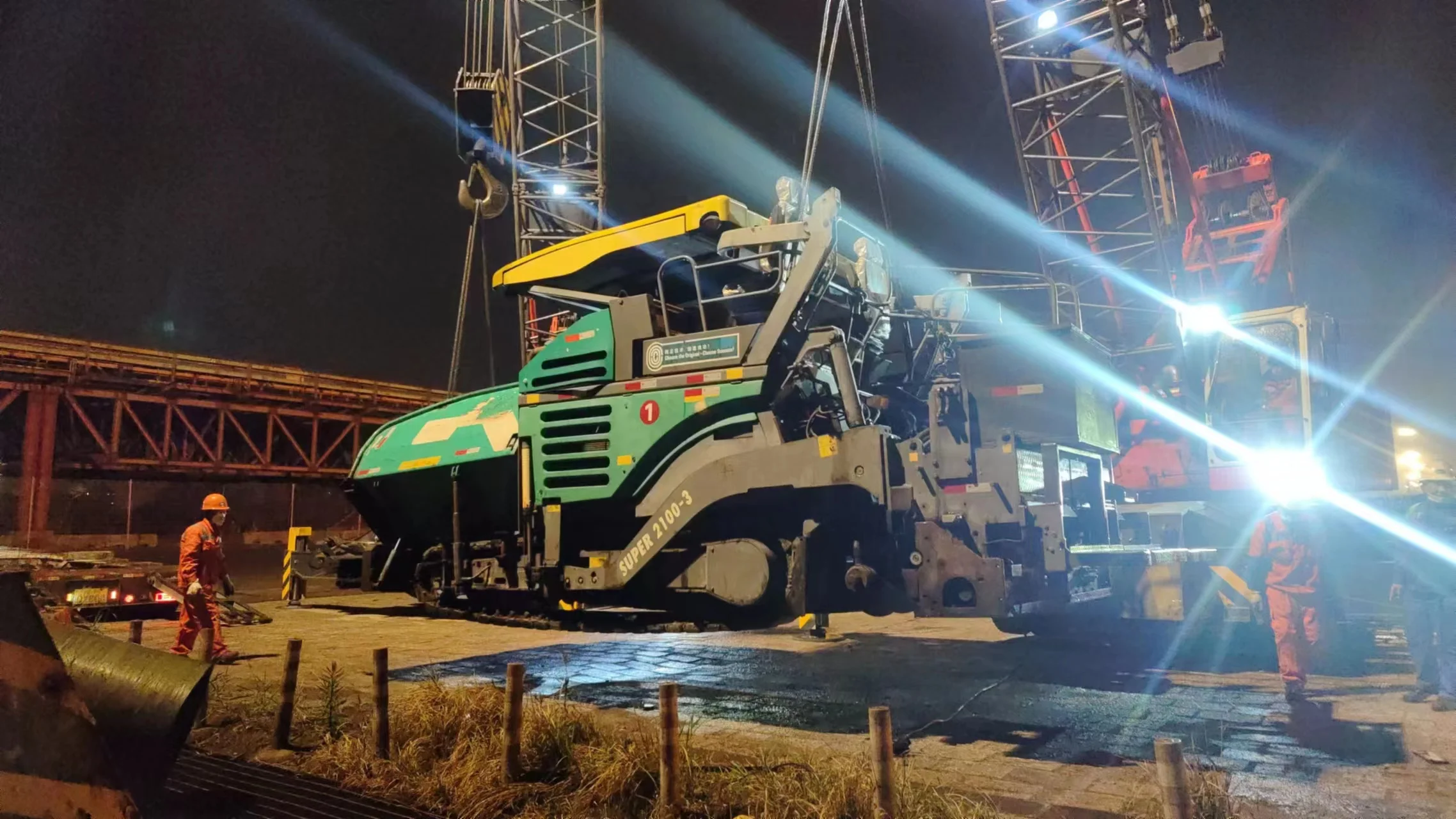 Lowest price secondhand Asphalt Paver Machines Max working width 11m Construction Leveling used Asphalt Paver