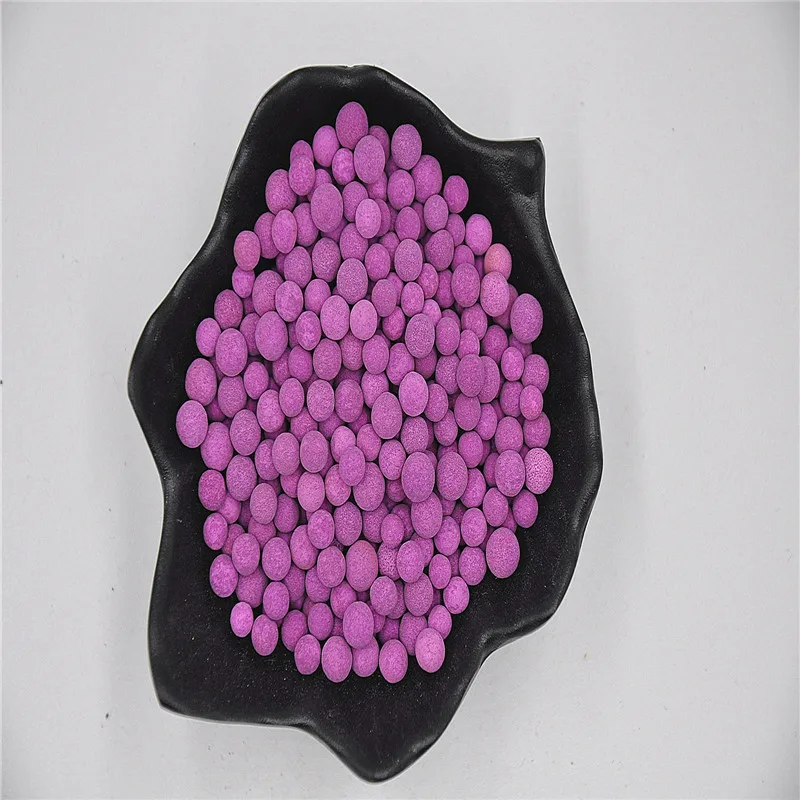 Шарик из активированного оксида алюминия, поглощенный KMnO4