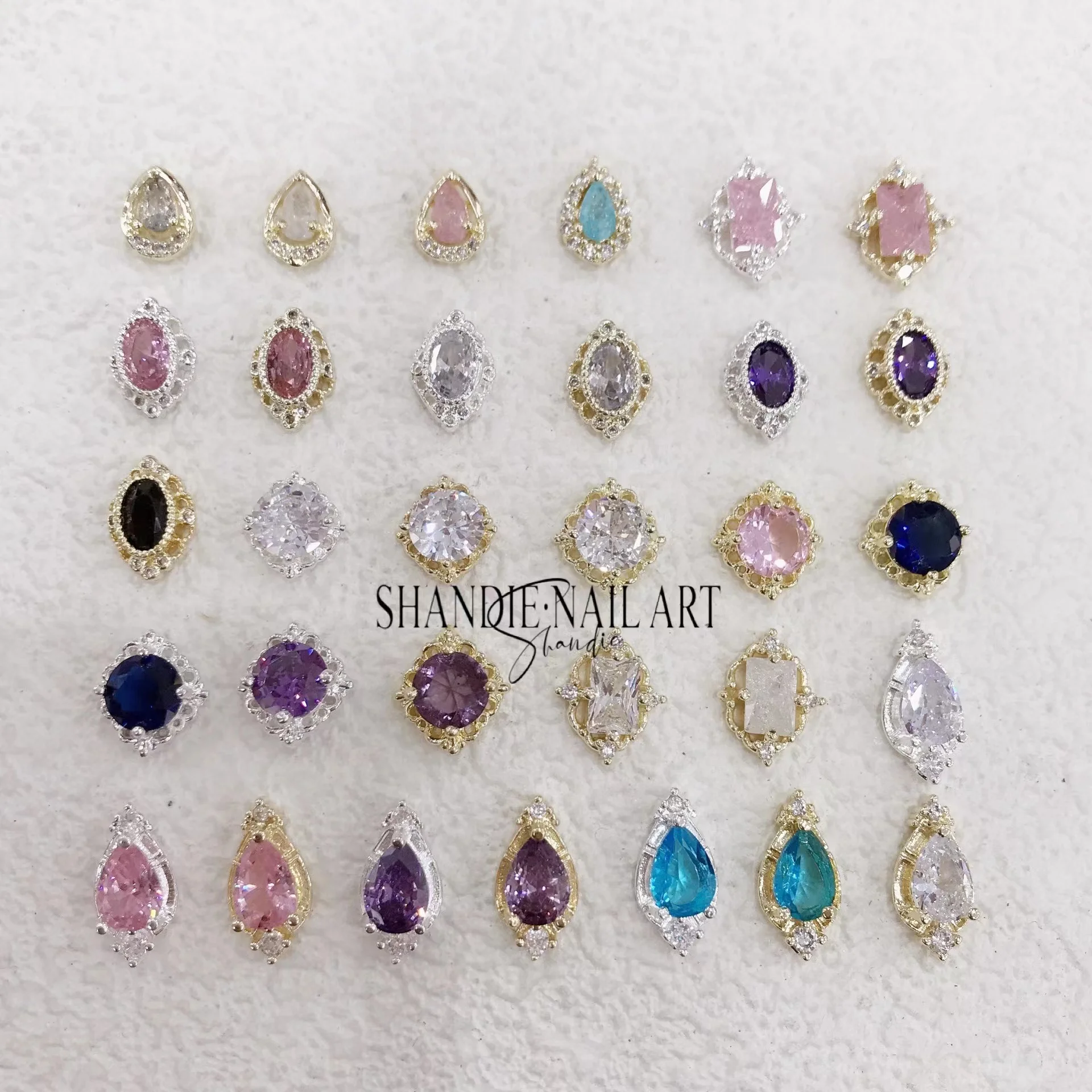 Hot Sell New Designs Zircon Luxury Nail Art Decoration for Beauty Salon Random Mix 50