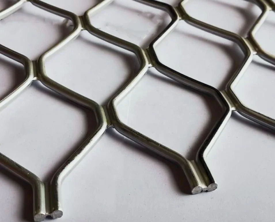 Foshan factory sells   mesh panels of aluminum grating mesh and diamond Windows