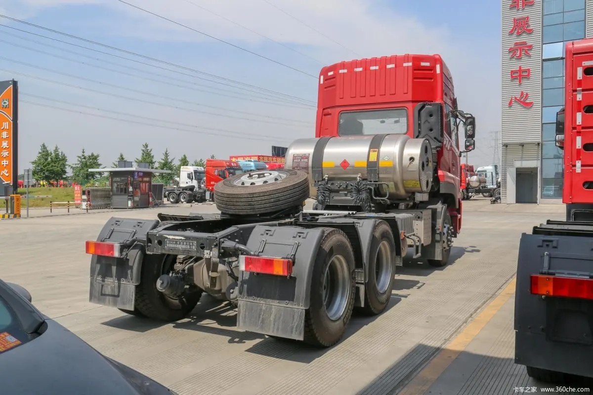 Dongfeng Heavy Duty Truck 8x4 Dump Truck 490 Horsepower AMT Automatic Transmission Affordable Financing Options for Your New Car