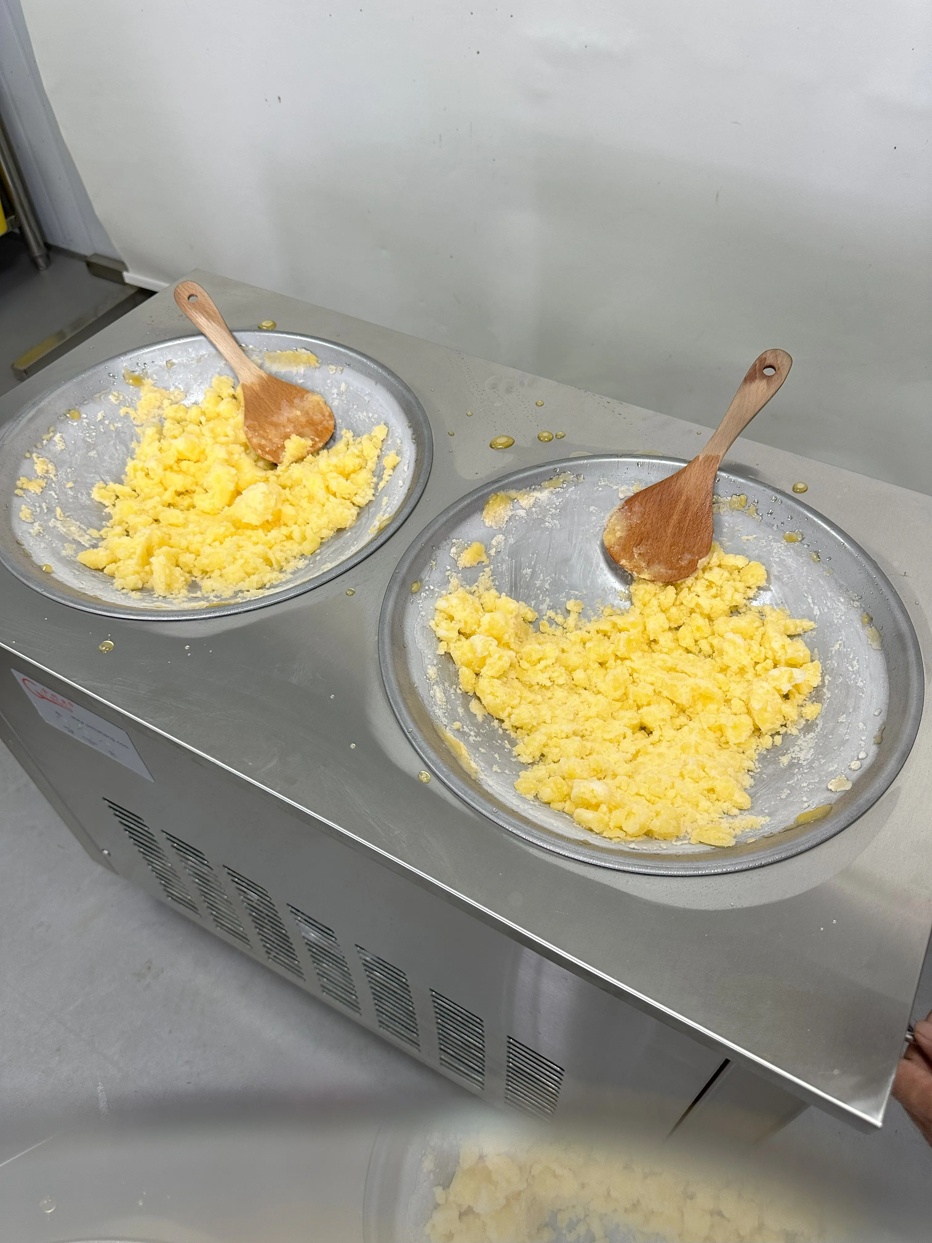 Fully Automatic Ice Frying Machine Commercial Single Pot Yogurt Fruit Juice Fried Ice Porridge Machine Stall Ice Cream Balls
