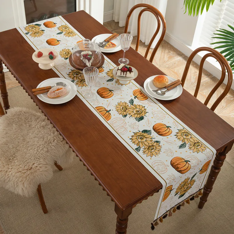 Elegant Jacquard Throw Comfortable Table Runner Beautiful Luxury Table Runners Pumpkin Pattern Long Table Runner For Festival