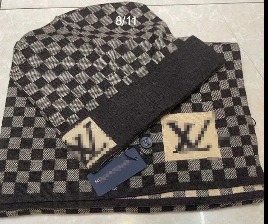 European and American letters warm  showing face small square contrast color knitted hat scarf two-piece set all-match couple