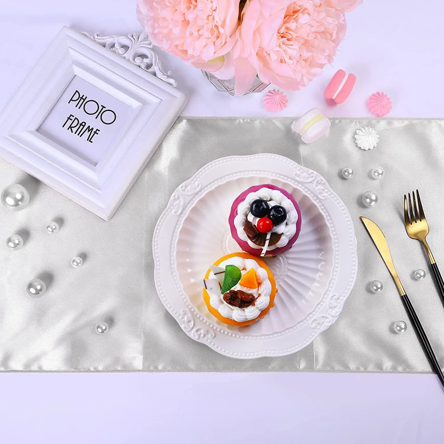 Wholesale Hot Table Runner Luxury Decorations Satin White Gold Red Table Runners For Wedding Birthday Party Event