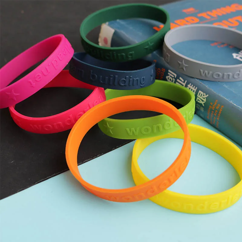 Cheap Product Pattern Logo Custom Silicone Rubber Material Silicon Promotional Flexible Gym Cheap Custom Wristbands