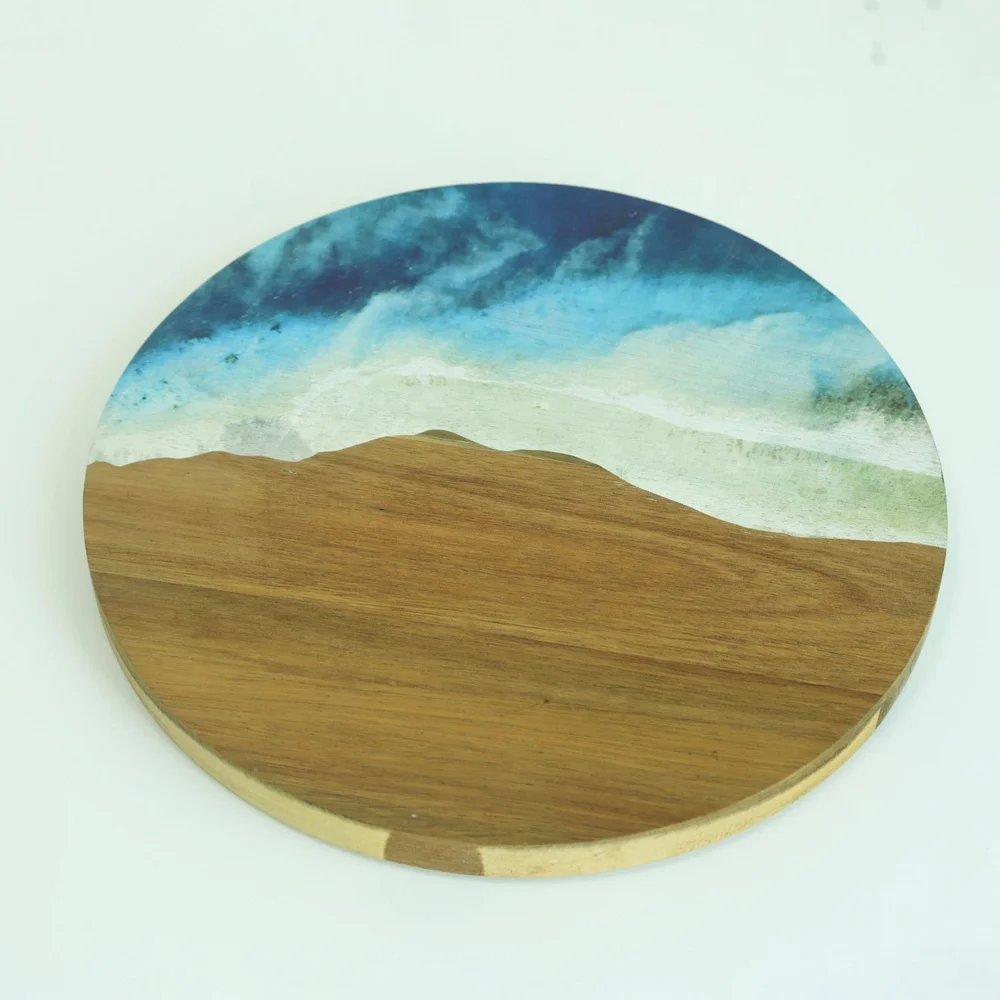 Round acacia wood cutting board with UV printing