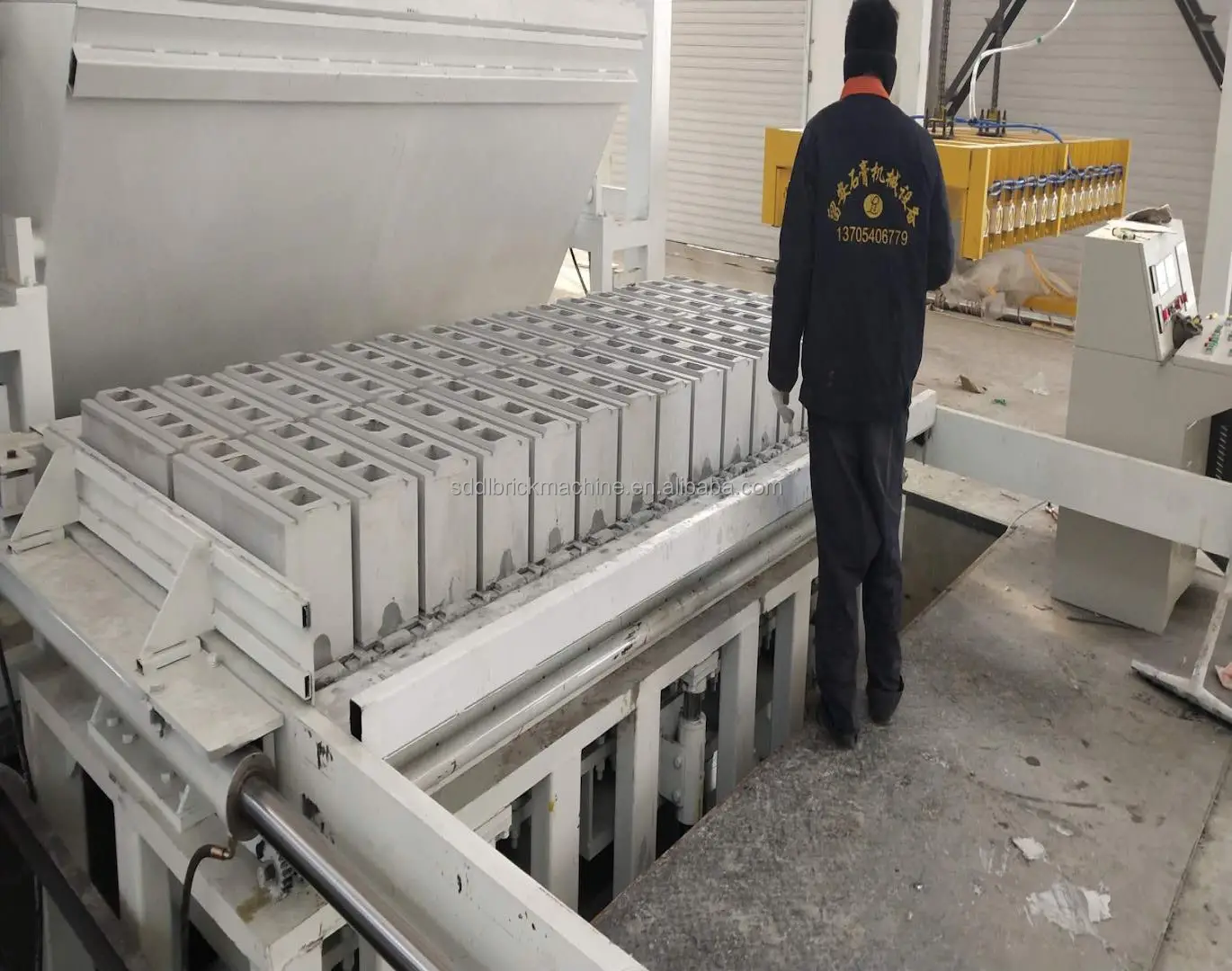 High pressure gypsum blocks group in Shandong