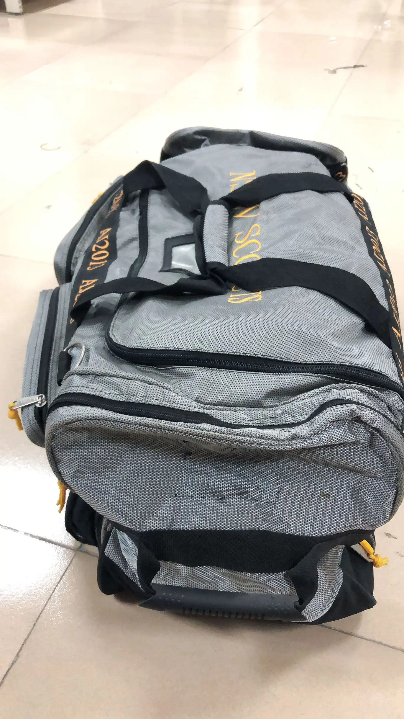 
wholesale wheeled Sports cricket Kit equipment Bag 