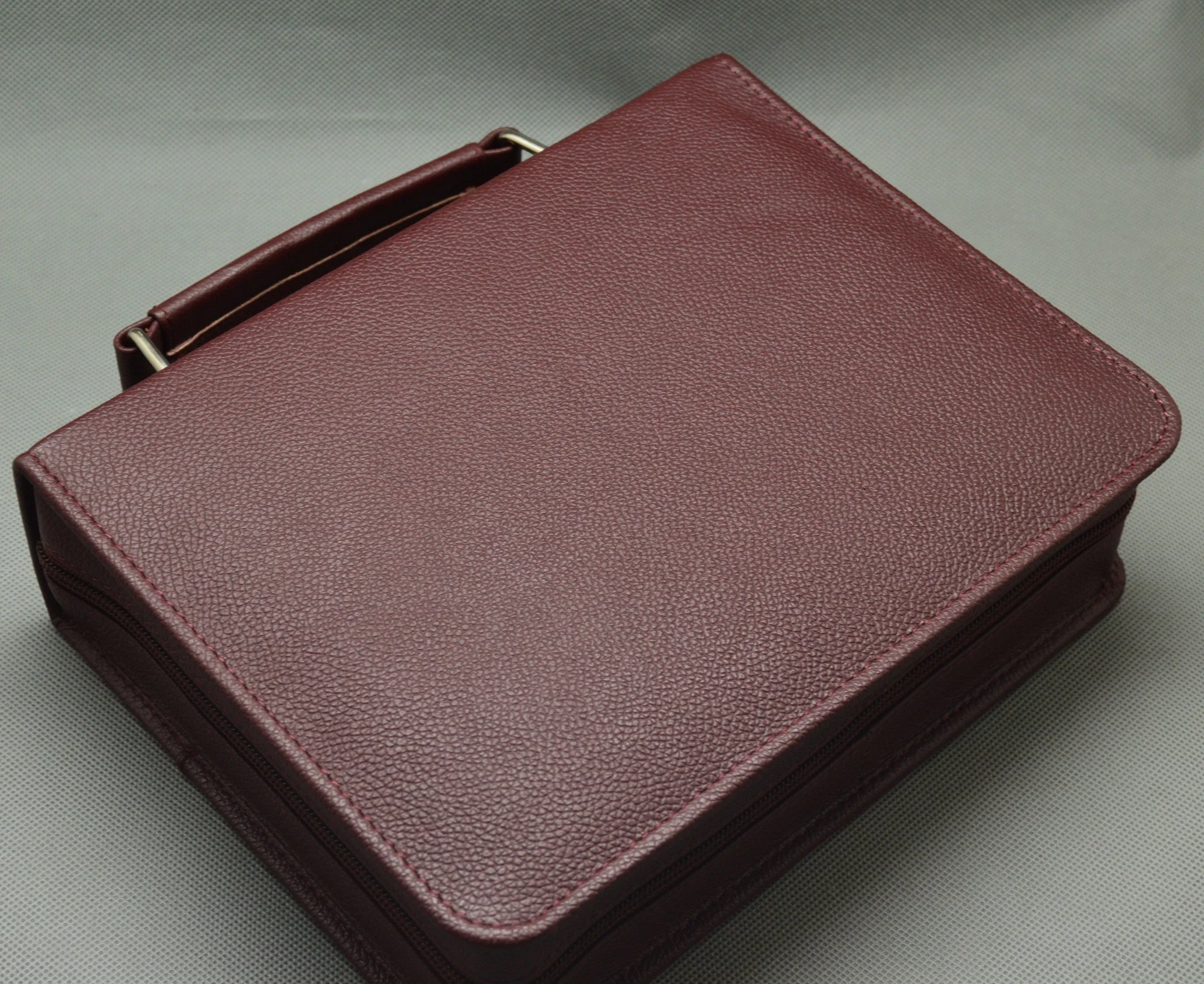 
Genuine Leather Bible Cover with Zipper Book Cover 
