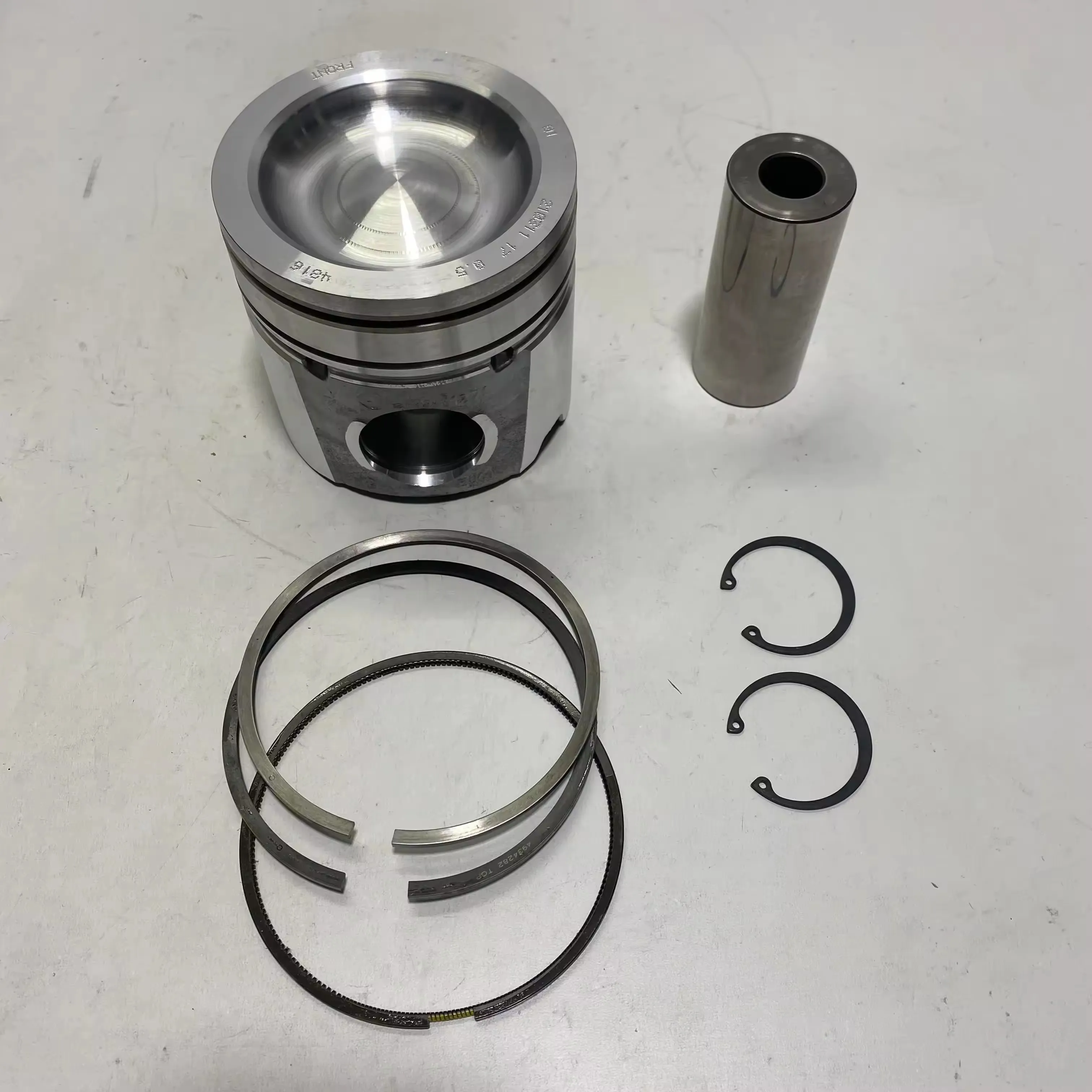Factory Wholesale 4932721 3096684 Isc8.3 Qsc8.3 Diesel Engine Spare Part Piston