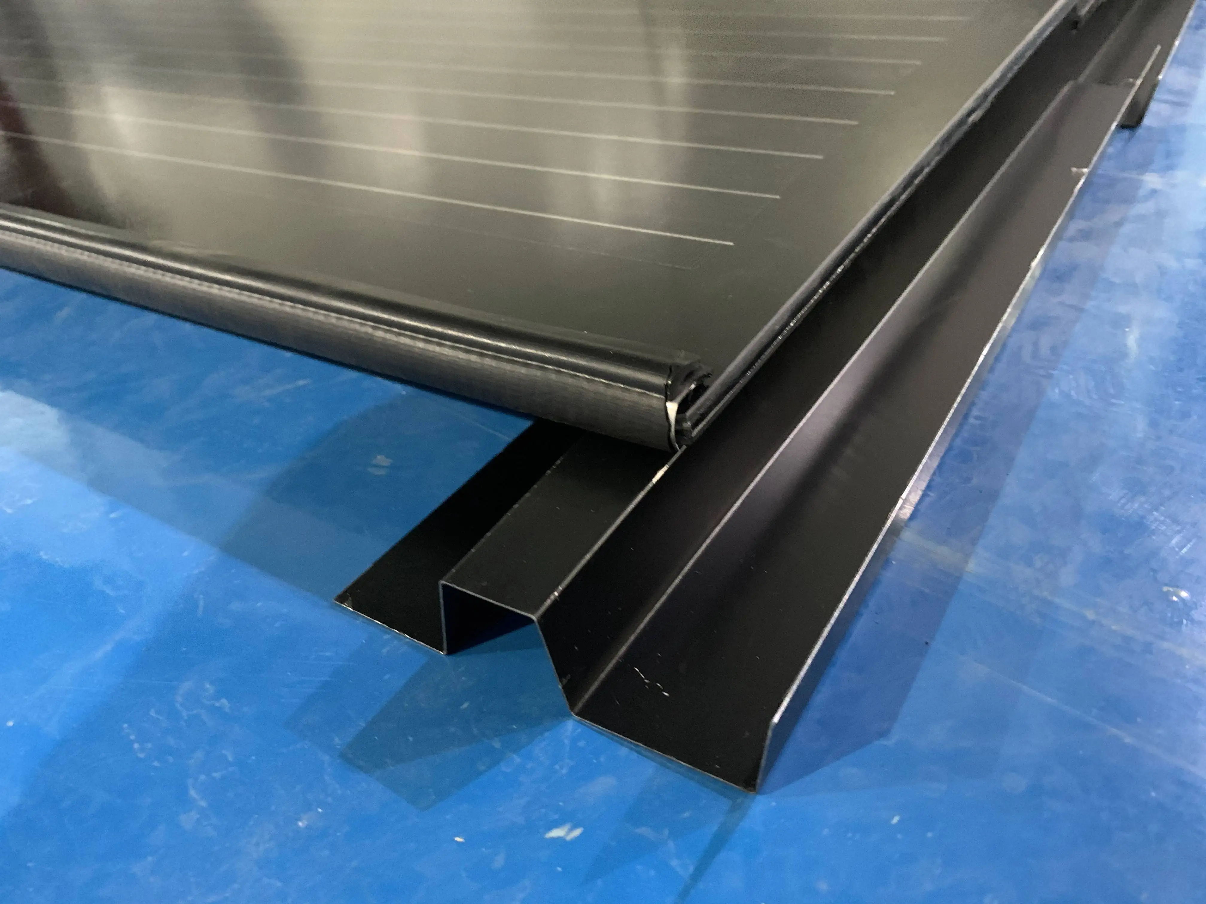 yingli High Quality New BIPV Solar Panel Flat Roofing Solar roof tiles for Building House Solar Roof Tiles System