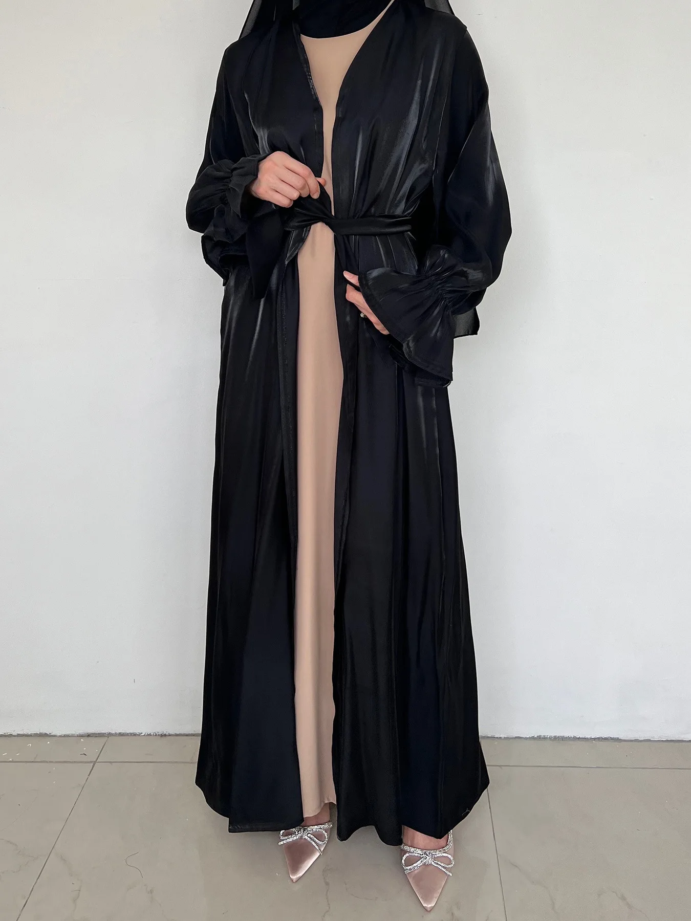 Luxury Arab Shiny Black Silk Abaya Designs Saudi Arabia Black Silk Abaya Dress News Islamic Clothing China 2024
