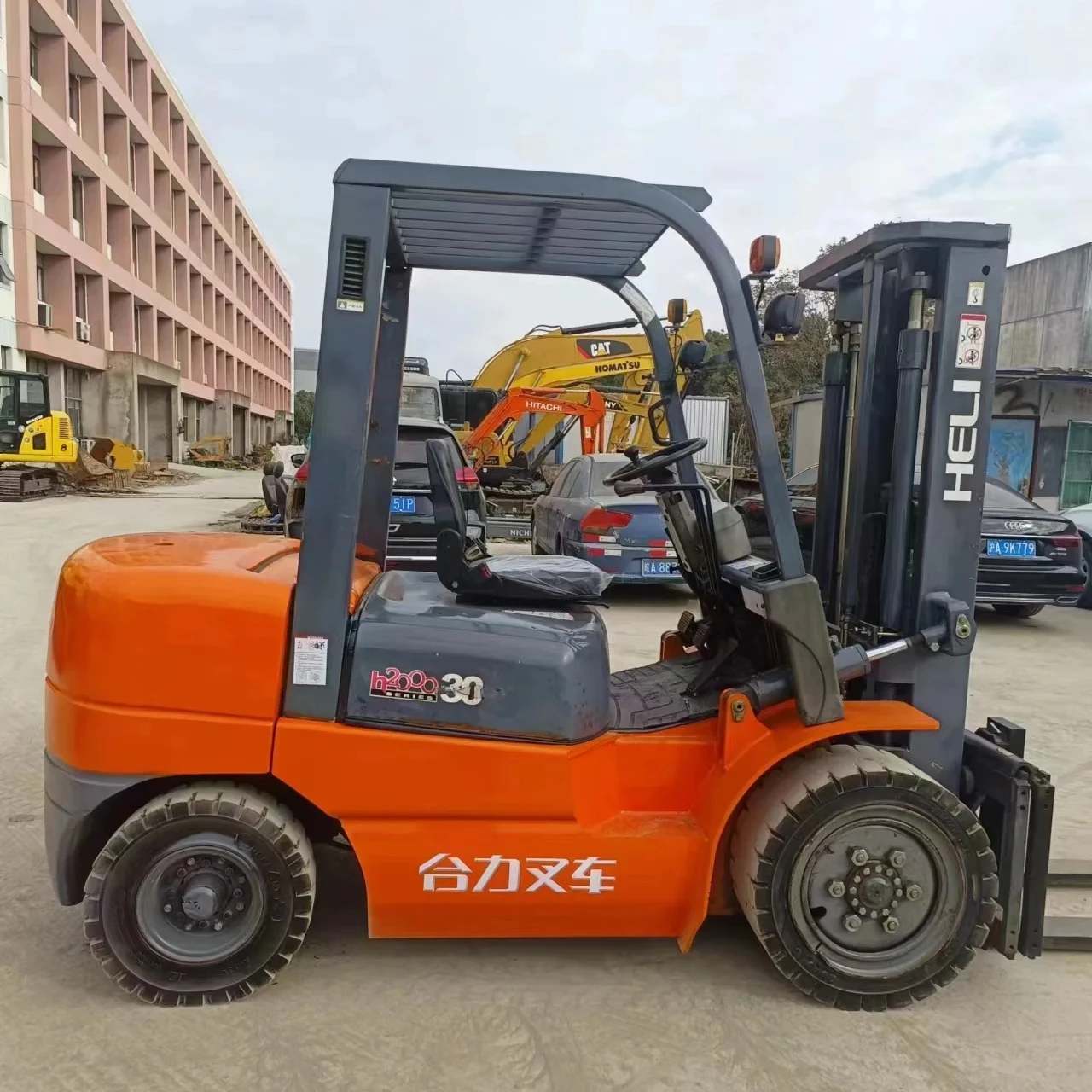 Superior performance used original forklift HELI CPCD30 on sale.