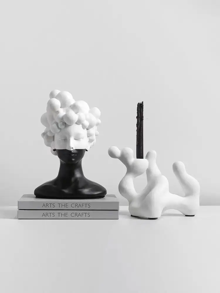 Resin decoration light luxury home decoration Black and white face figure hotel model room porch decoration