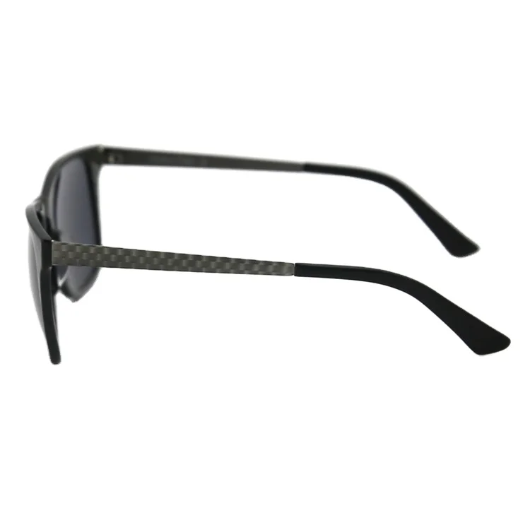 The new factory directly supplies carbon polarized sunglasses fashion sunglasses made in China