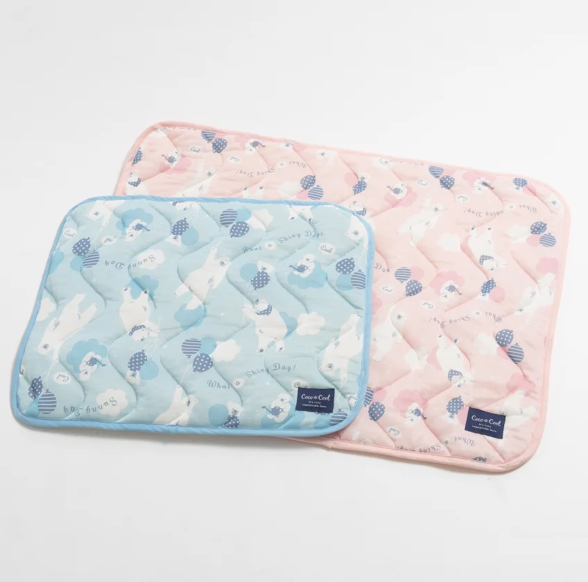 2021 Manufacturers various size Pet Cool Mats  Customizable  antibiotic breathable  waterproof Pet Cool Pad for dogs and cats