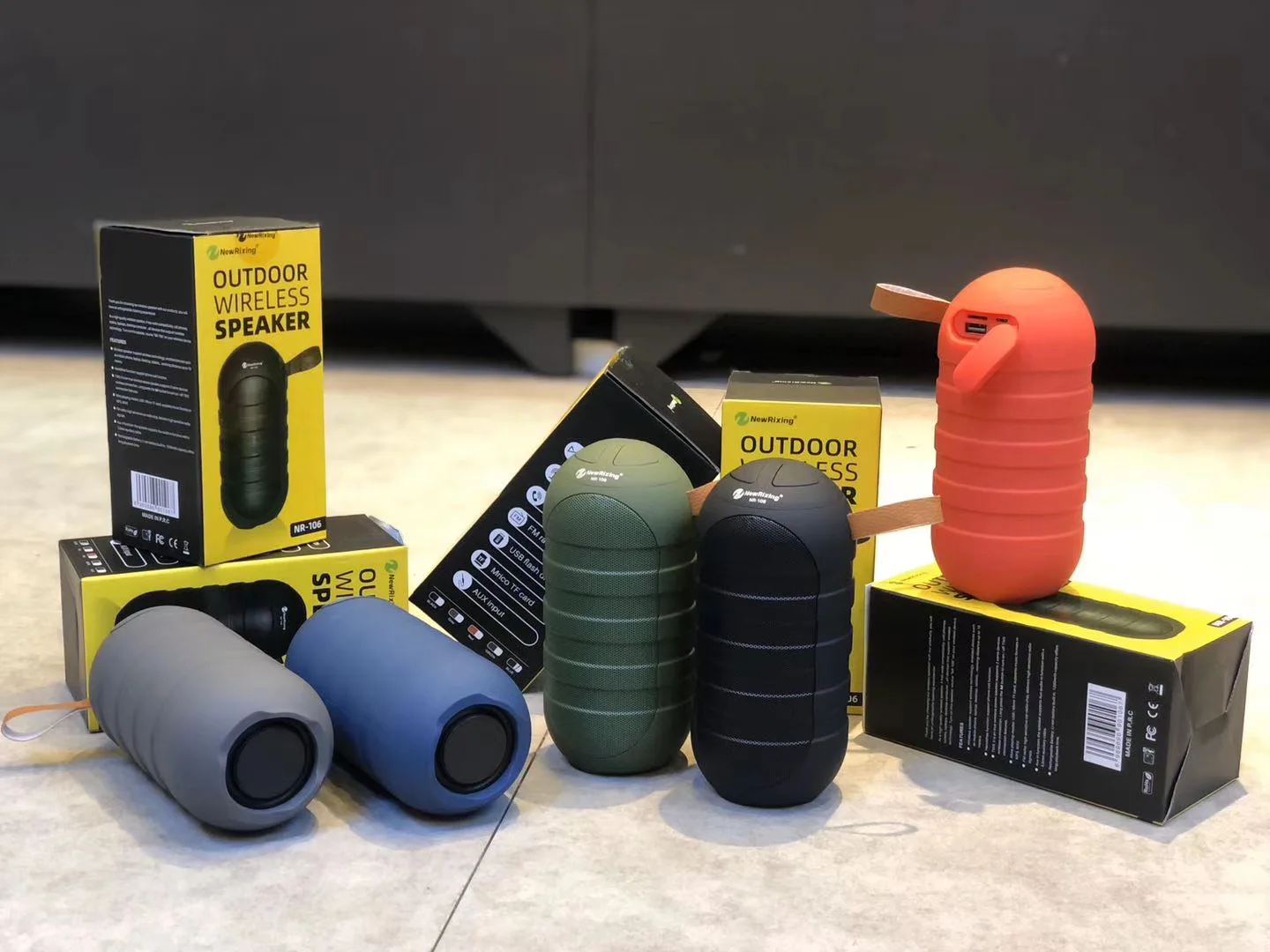 NR-106 Bluetooth connection hands-free call FM radio support cycle charging Super bass portable karaoke waterproof speaker