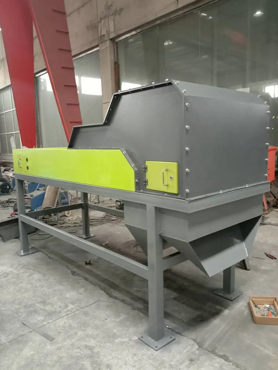 High performance waste management machinery mineral processing equipments remove iron automatic magnetic separator machine price